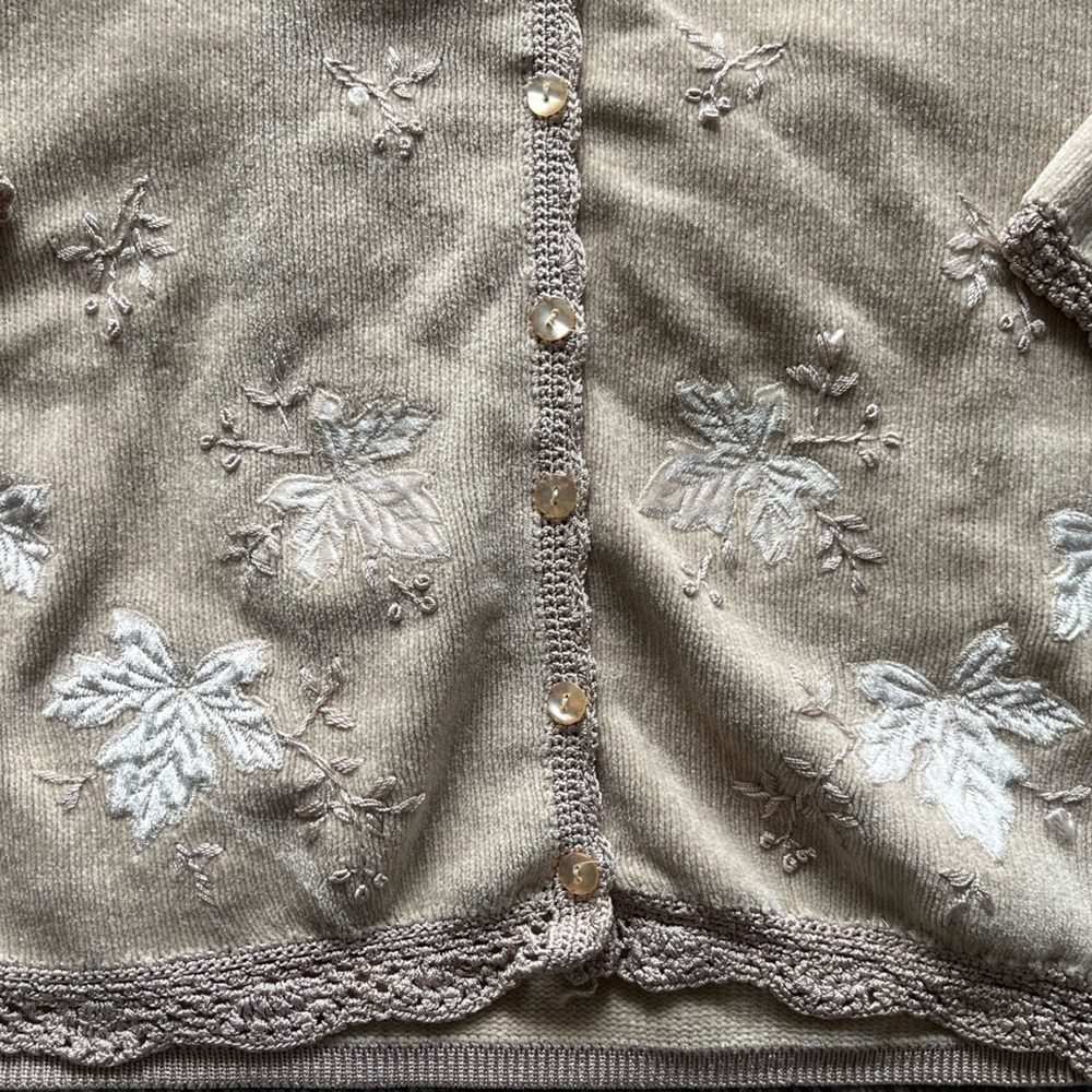 Vintage Fall Embroidered Cardigan - Picture 3 of 6